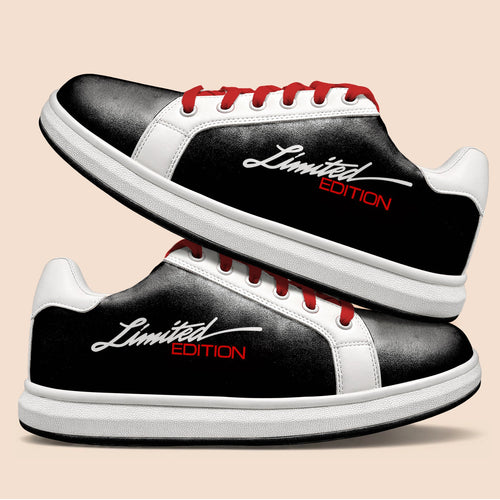 SUEDE SNEAKERS (BLACK/WHITE)