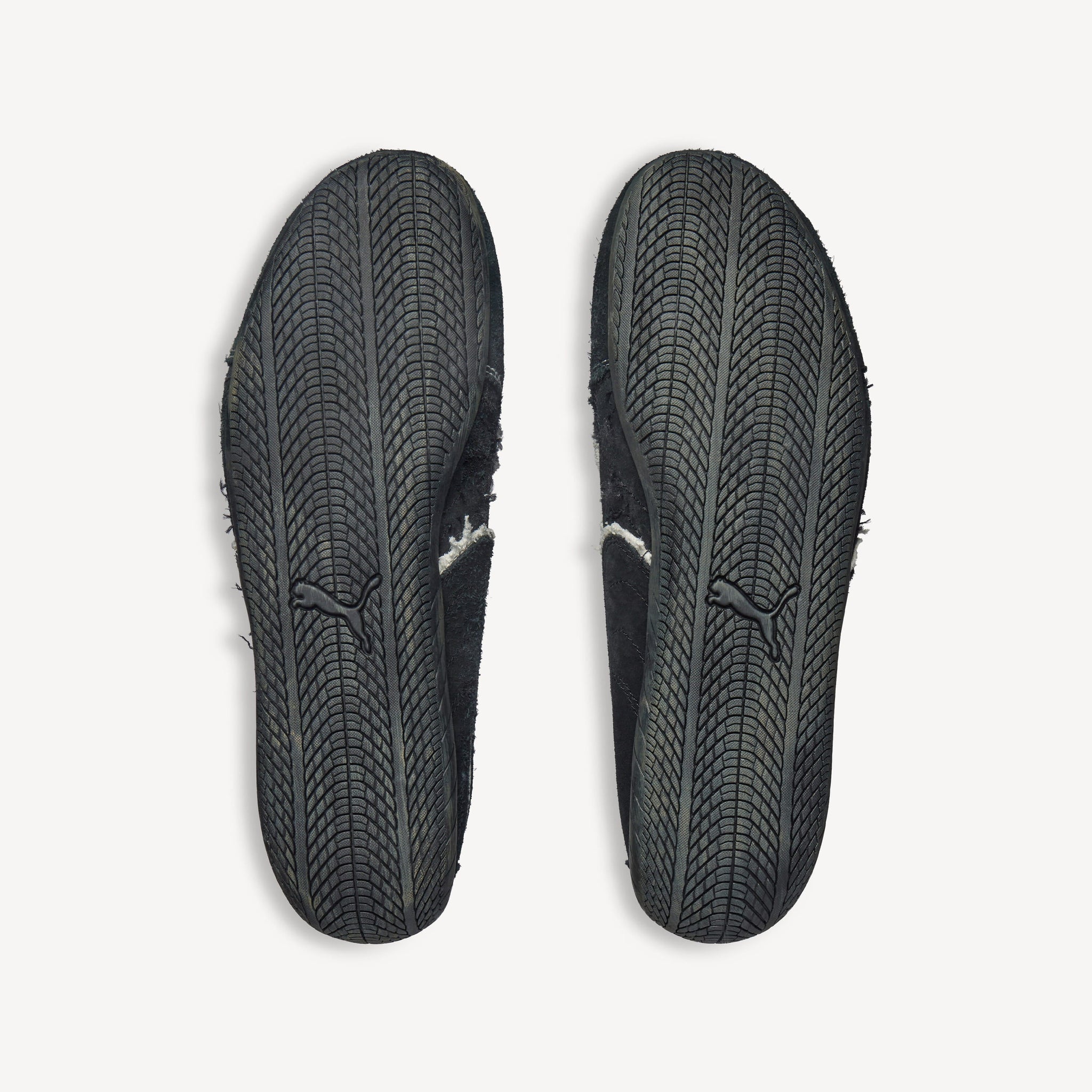 SUEDE SNEAKERS (BLACK/WHITE)