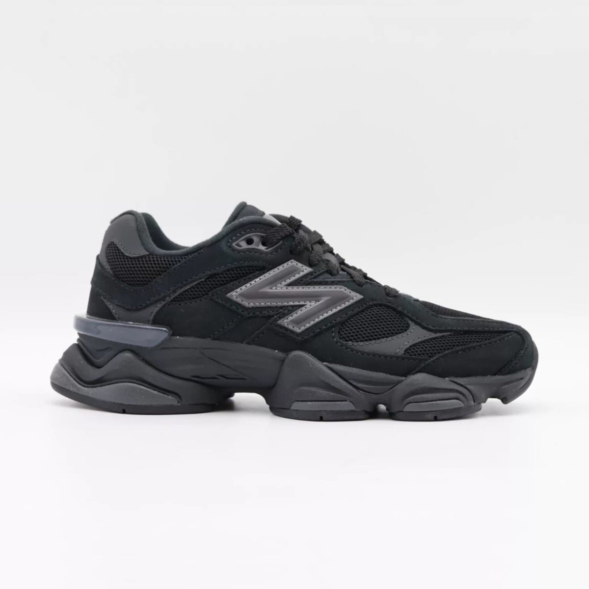 UNISEX (TRIPLE BLACK CEMENT)